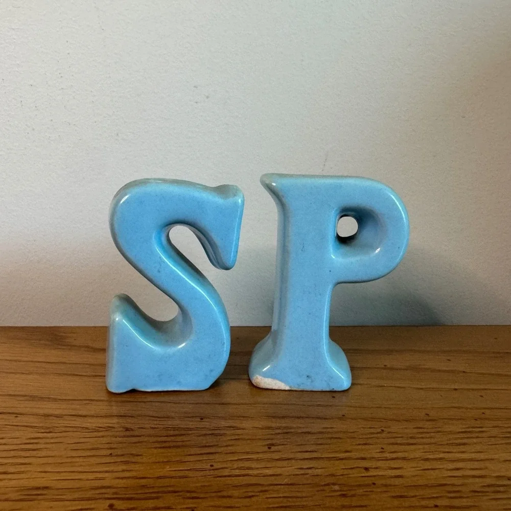 Vintage Ceramic Blue Letter Salt and Pepper Shakers Alphabet‎ Decor